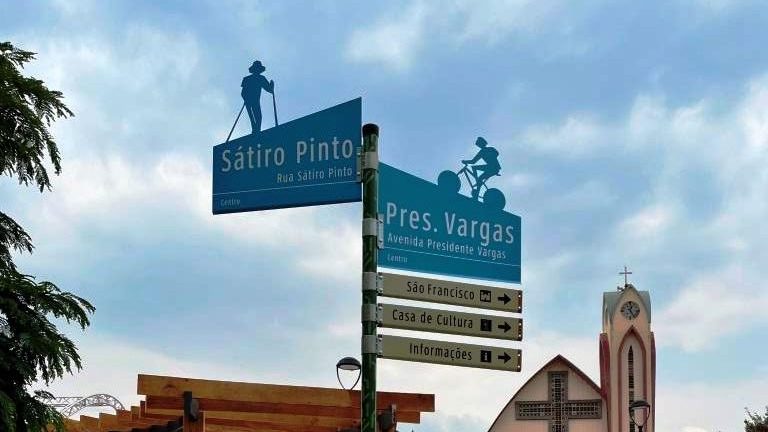 Sinalização turística integrada em Itamonte